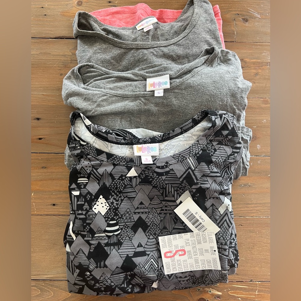 Lot of 3 LuLaRoe Tops Size Small